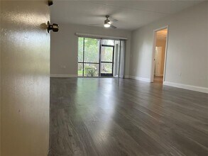 211 Pine Ct in Oldsmar, FL - Building Photo - Building Photo