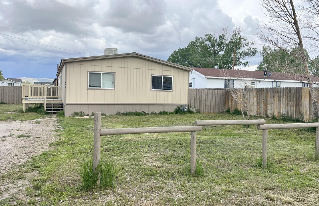 534 Oak St in La Barge, WY - Foto de edificio