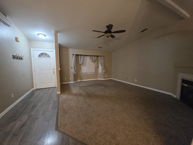 303 Pinon Way in Red Bluff, CA - Building Photo - Building Photo