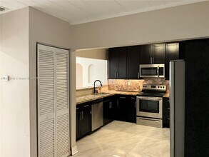 418 NW 48th St in Miami, FL - Building Photo - Building Photo