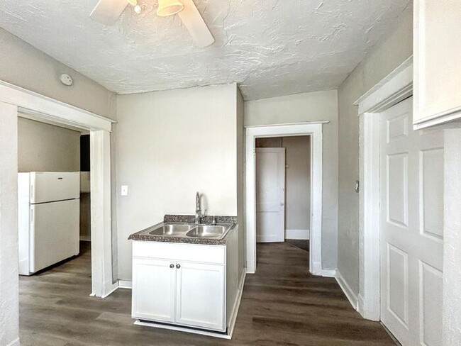180 Clark Pl in Memphis, TN - Building Photo - Building Photo