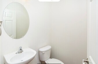 10S449 Carrington Cir in Burr Ridge, IL - Building Photo - Building Photo