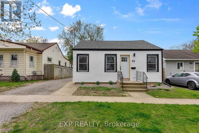 23 Sandown St in St Catharines, ON - Building Photo - Building Photo