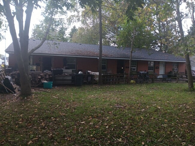 323 E 8th St in Marion, IN - Foto de edificio - Building Photo