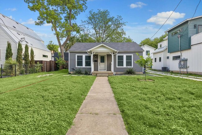 1002 Ellingson Ln in Austin, TX - Building Photo - Building Photo