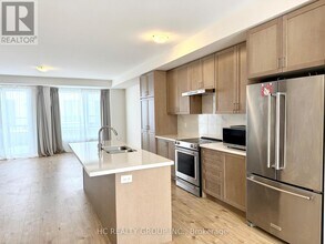 33 Thomas Armstrong Ln in Richmond Hill, ON - Building Photo - Building Photo