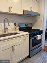 10232 Rockville Pike in North Bethesda, MD - Building Photo - Building Photo