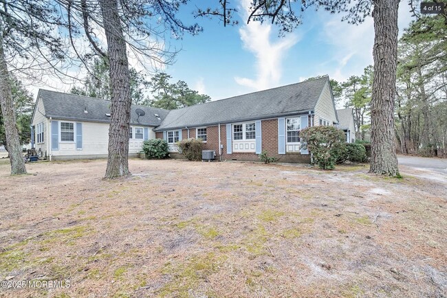 8B Maplewood Dr in Manchester Township, NJ - Foto de edificio - Building Photo
