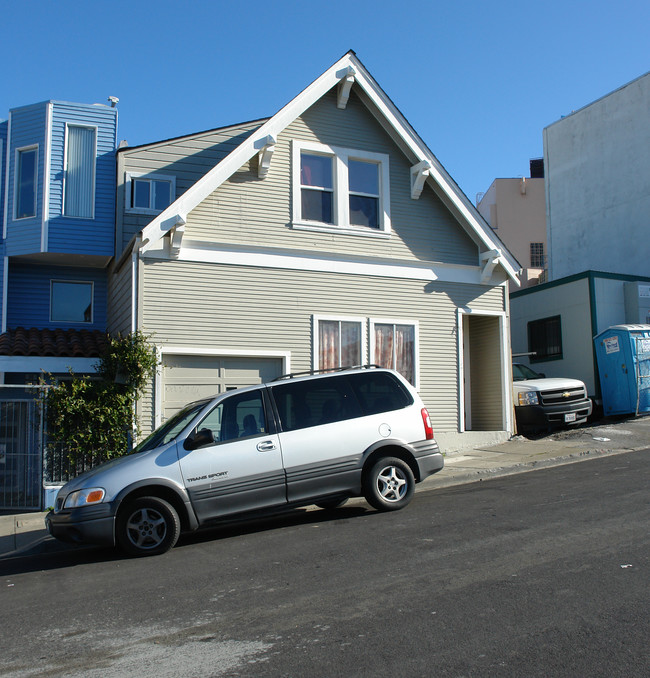 28-30 Los Olivos Ave in Daly City, CA - Foto de edificio - Building Photo