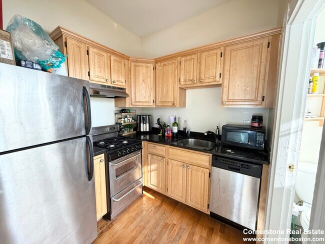 1455 Tremont St in Boston, MA - Building Photo - Building Photo