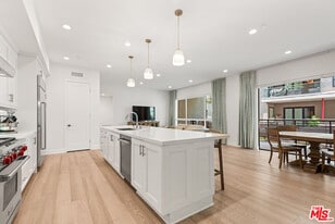 12763 Shell Pl in Los Angeles, CA - Building Photo