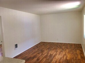 240 N 2nd St in Port Hueneme, CA - Building Photo - Building Photo