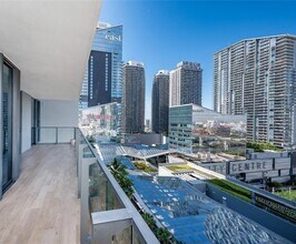 68 SE 6th St, Unit 0 in Miami, FL - Building Photo - Building Photo