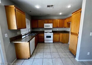 340 Rancho Del Norte Dr in North Las Vegas, NV - Building Photo - Building Photo