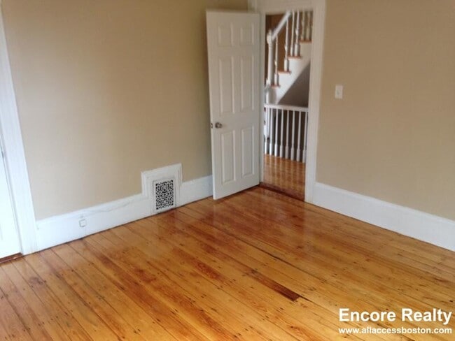 23 Highgate St, Unit 3 in Boston, MA - Building Photo - Building Photo