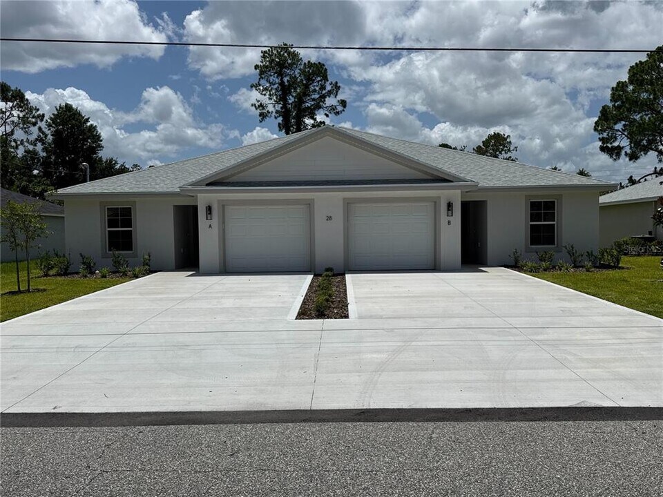28 Rainstone Ln in Palm Coast, FL - Building Photo