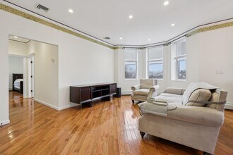 239 Desoto Pl in Cliffside Park, NJ - Building Photo - Building Photo