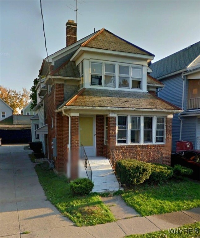 property at 156 Chadduck Ave