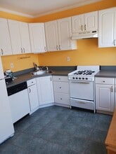 34 Leonard St in Stamford, CT - Foto de edificio - Building Photo