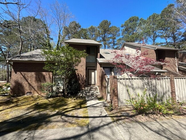 property at 1 Gardenwood Ct