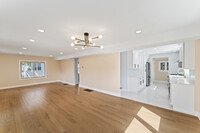 9 Elton Ct in Norwalk, CT - Building Photo - Building Photo