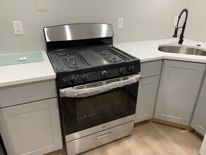 1424 Catharine St, Unit A in Philadelphia, PA - Building Photo - Building Photo