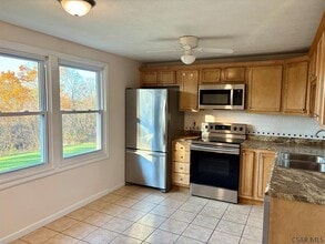 427 Devon Dr in Johnstown, PA - Building Photo - Building Photo