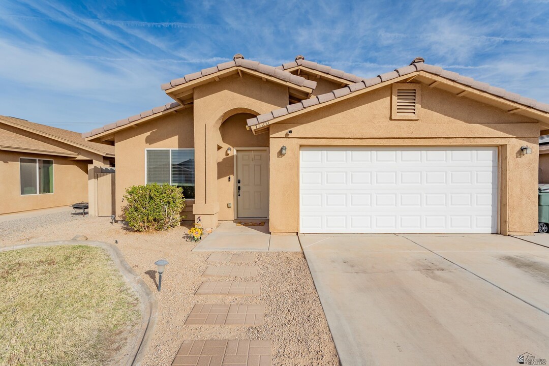 7120 36th Pl in Yuma, AZ - Building Photo