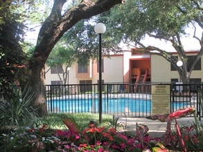 Sun Colony in Dallas, TX - Building Photo - Building Photo