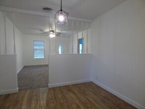 9 W Eads Ave in Orange, TX - Building Photo - Building Photo