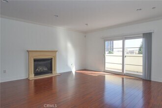 11848 Kiowa Ave, Unit PH1 in Los Angeles, CA - Building Photo - Building Photo