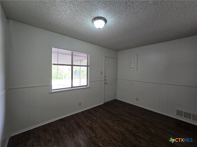 property at 2418 Paul Revere St