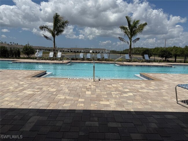 11162 Sunset Preserve Dr in Ft. Myers, FL - Foto de edificio - Building Photo