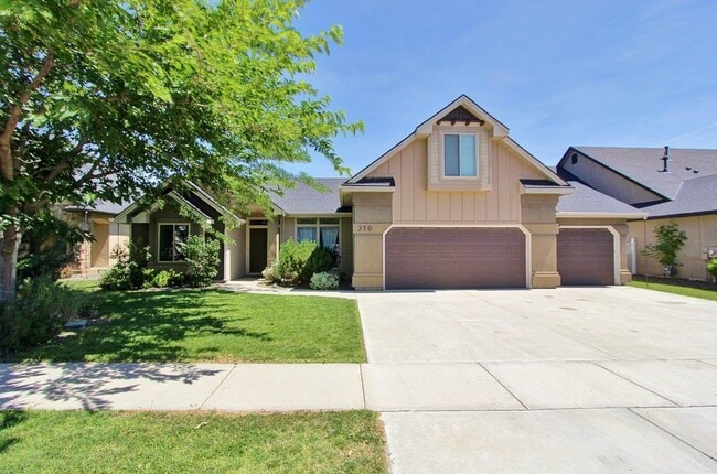 property at 370 S Schober Lp