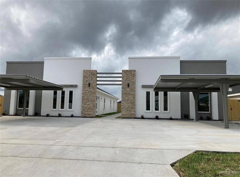 1411 S Flag St, Unit 1 in Pharr, TX - Building Photo