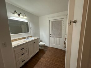 401 Abby Rd in Raymond, WA - Building Photo - Building Photo