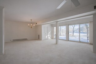 24 Danbury Ct in Red Bank, NJ - Building Photo