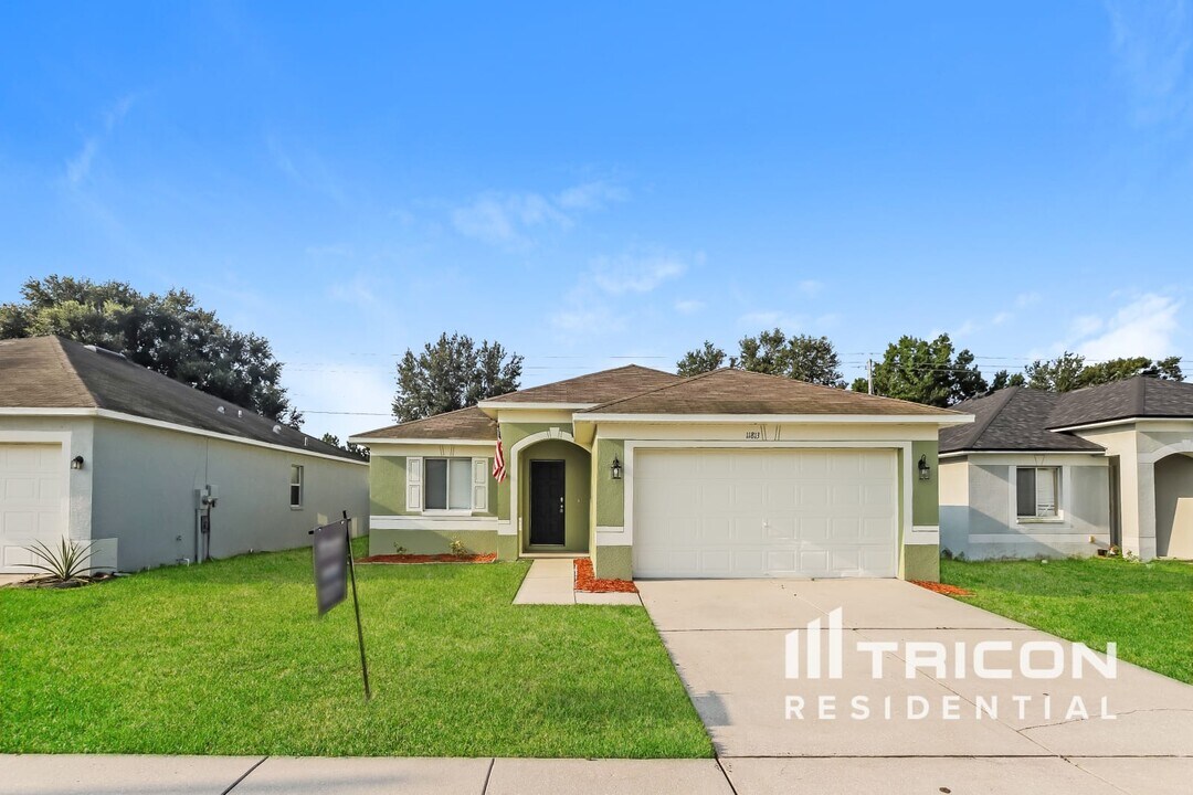 11813 Brenford Crest Dr in Riverview, FL - Building Photo