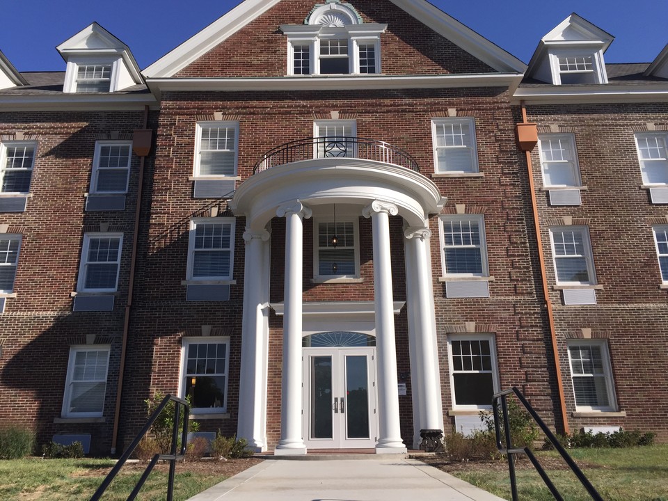 Historic Whitlock Place in Crawfordsville, IN - Building Photo