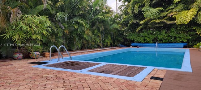 2231 SW 17th Terrace in Miami, FL - Building Photo - Building Photo
