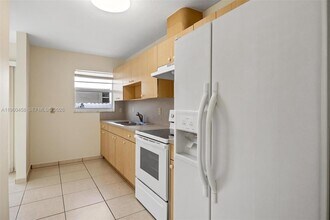 3072 NW 14th St in Miami, FL - Building Photo - Building Photo