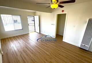 1072 W 21st St in Los Angeles, CA - Building Photo - Building Photo