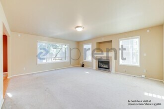 15518 73rd Pl NE in Kenmore, WA - Foto de edificio - Building Photo