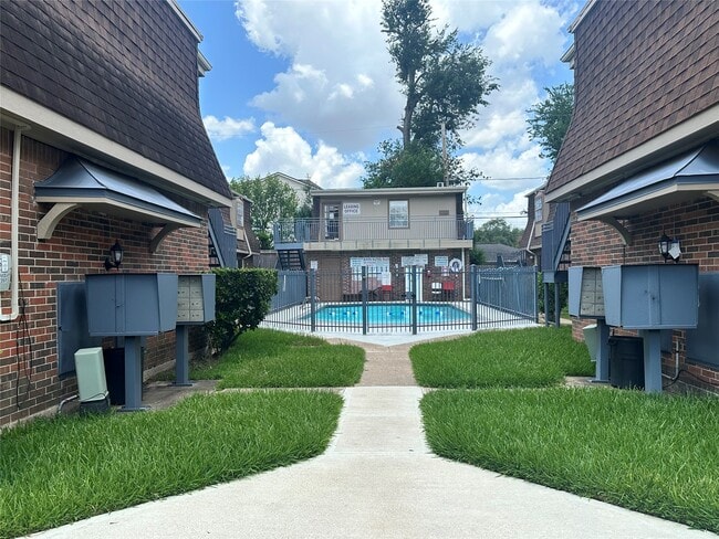 1751 Moritz Dr