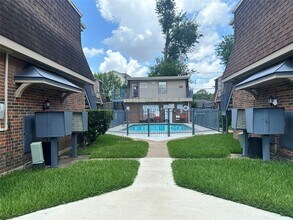 1751 Moritz Dr in Houston, TX - Building Photo - Building Photo