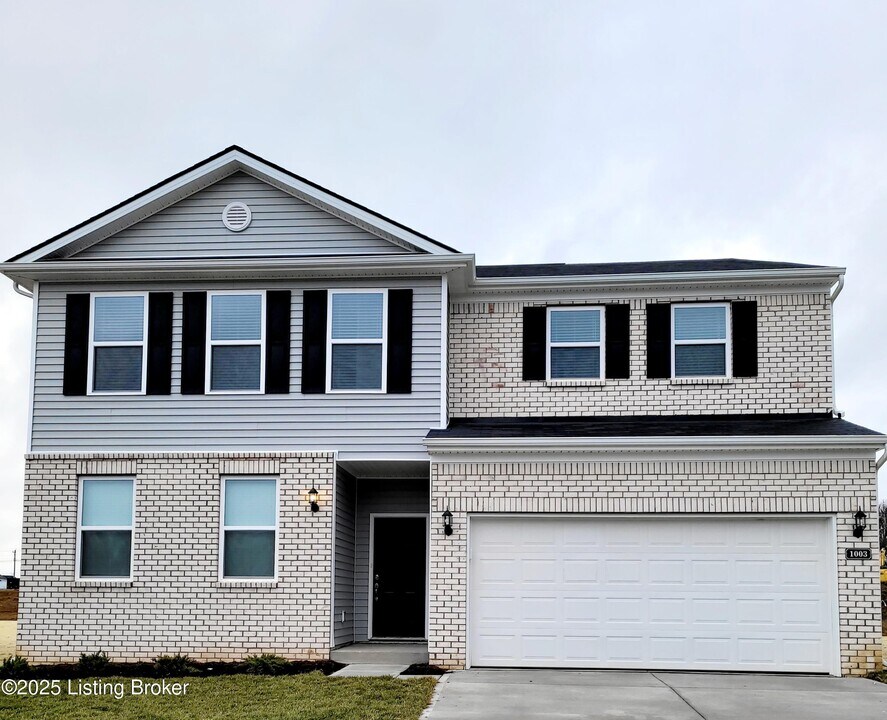 1003 Dry Run Ct in Shelbyville, KY - Building Photo