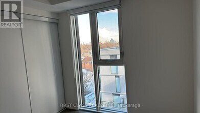 500-500 Wilson Ave in Toronto, ON - Building Photo - Building Photo