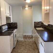 8724 Halverson Dr in Elk Grove, CA - Building Photo - Building Photo