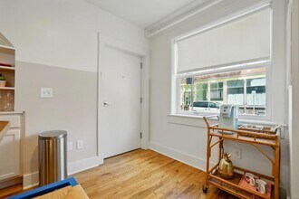 15 W 15th St, Unit #B4 in Cincinnati, OH - Foto de edificio - Building Photo