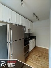 2424 N Kedzie Blvd, Unit 2420-109 in Chicago, IL - Building Photo - Building Photo